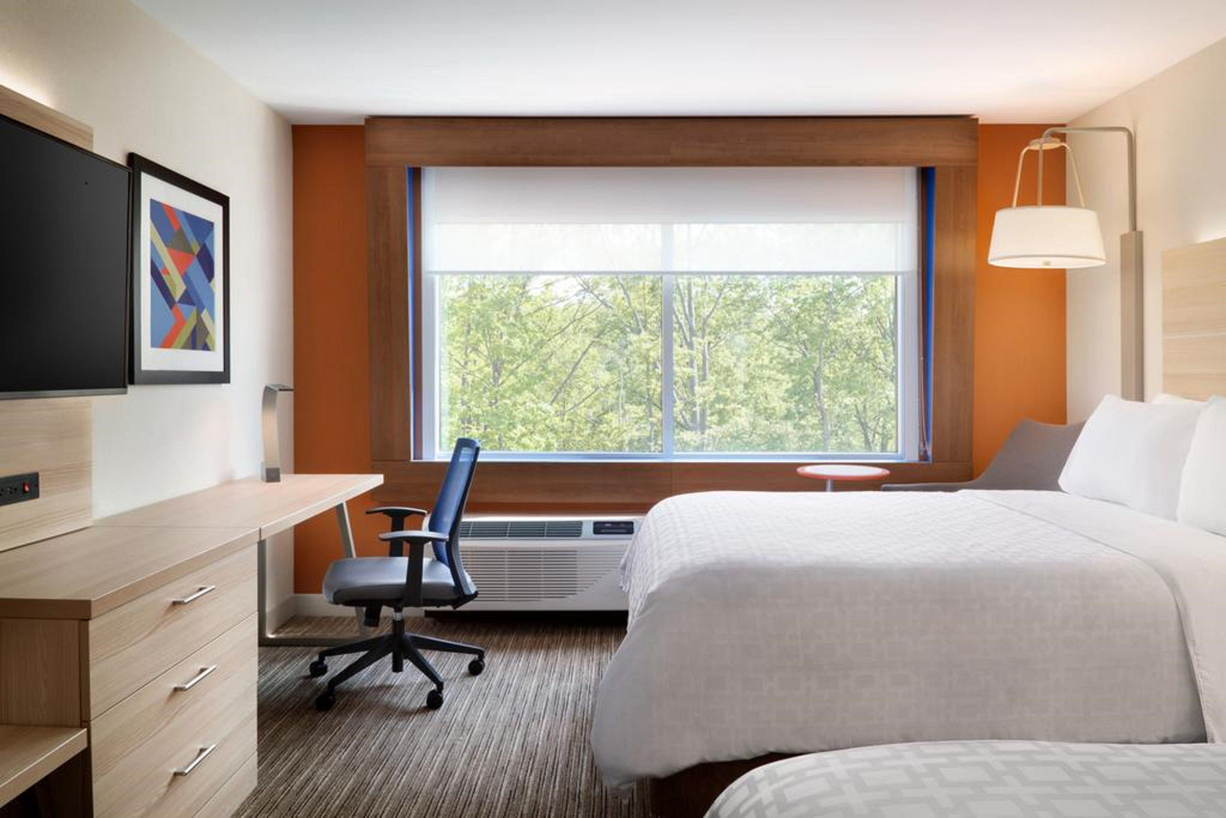 Holiday Inn Express Newton By Ihg Exterior photo
