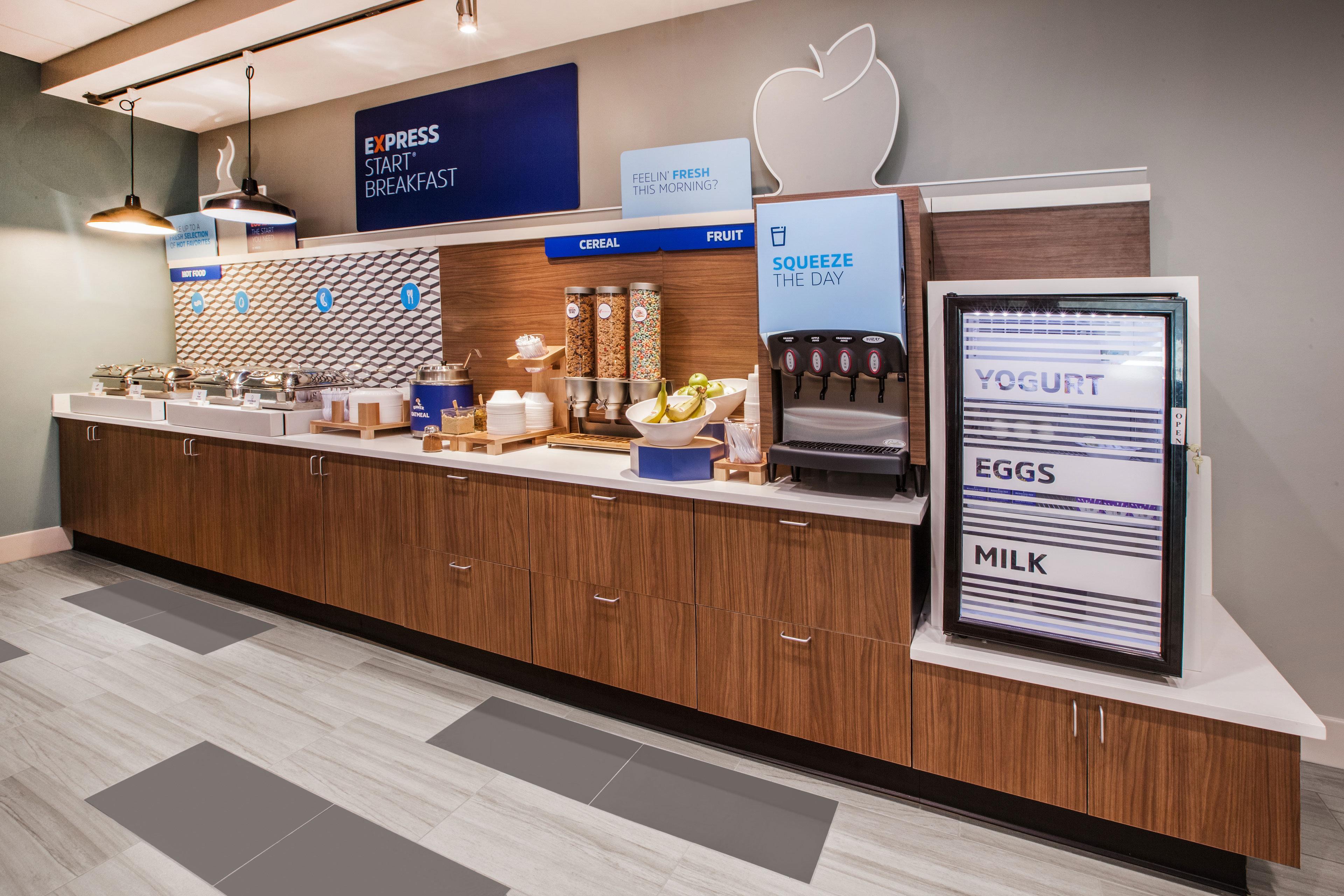 Holiday Inn Express Newton By Ihg Exterior photo