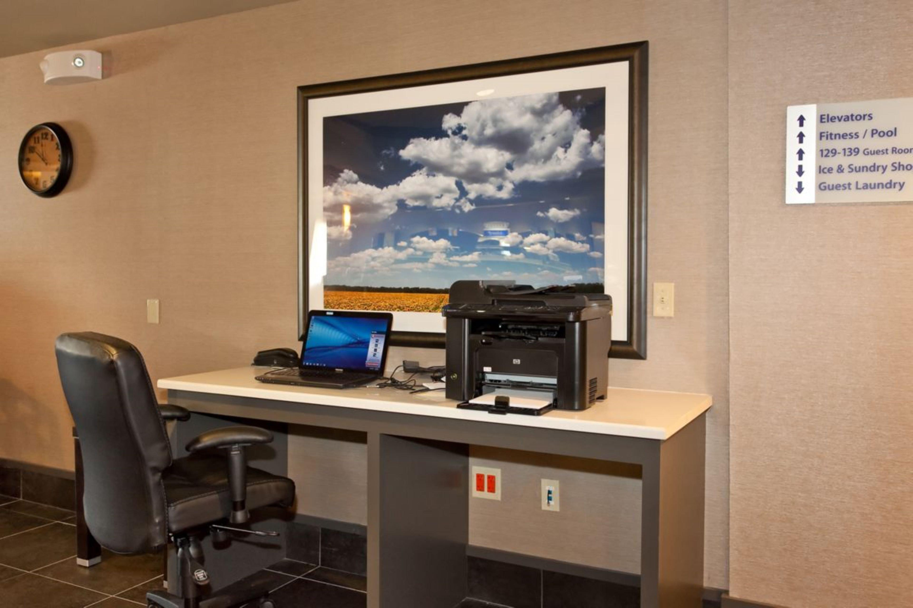 Holiday Inn Express Newton By Ihg Exterior photo