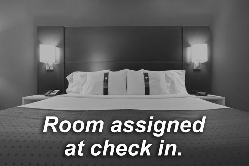 Holiday Inn Express Newton By Ihg Room photo